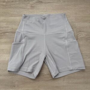 Aritzia Golden BUTTER CHEEKY POCKET HI-RISE 5" SHORT in ASHEN